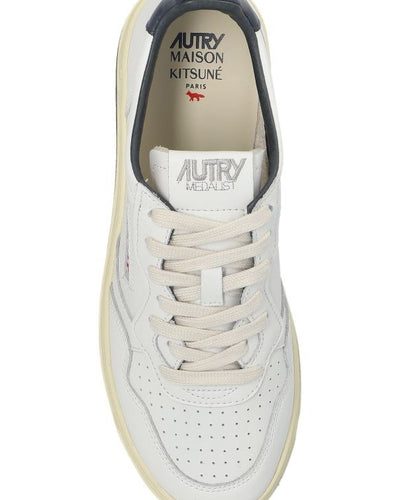 AUTRY - נעליים אוטרי בצבע לבן דגם AUTRY MAISON KITSUNE AULM MK01
